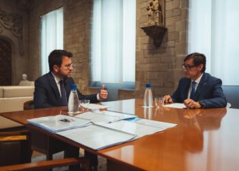 Illa y Aragonès escenifican el traspaso de la presidencia de Cataluña