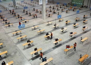 La mitad del personal laboral de la Xunta de Galicia se transformó ya en funcionario