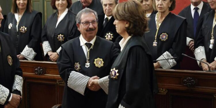 La conservadora Asociación de Fiscales lleva al Supremo el nombramiento de Dolores Delgado al frente de Memoria Democrática