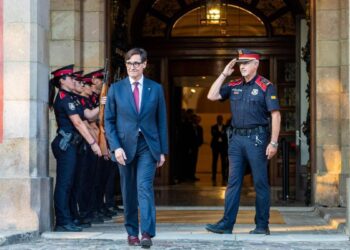 Illa prepara un Gobierno catalán con dirigentes de peso del PSC y el fichaje de independientes