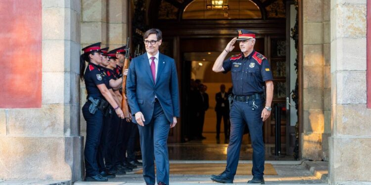 Illa prepara un Gobierno catalán con dirigentes de peso del PSC y el fichaje de independientes