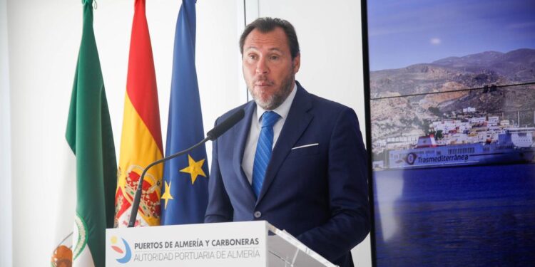 El PP cerca a Puente para que dé explicaciones en el Senado sobre el caos de Renfe