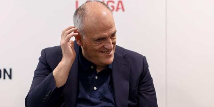 El TAD abre expediente a Javier Tebas, que podría ser inhabilitado por una infracción ‘muy grave’