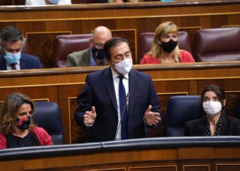 Exteriores reaviva la conexión de gas con Francia pese a que Transición Ecológica no lo contempla