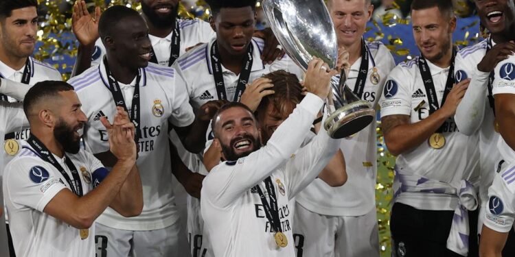 El origen de la Supercopa de Europa, la idea de un periodista neerlandés