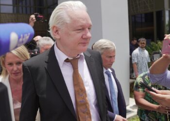 Julian Assange, libre tras declararse culpable por las filtraciones de WikiLeaks