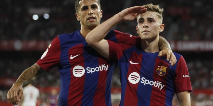 Fermín brinda el gol y el abrazo para despedir bien a Xavi en una Sevilla convulsa