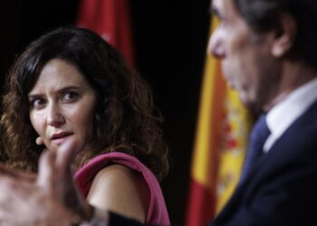 La estrategia de Ayuso contra el Gobierno choca con el TC: cuatro de los seis recursos han sido rechazados