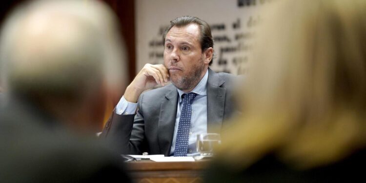 Óscar Puente: ‘Sólo me ha faltado escuchar que con Franco los trenes iban mejor’