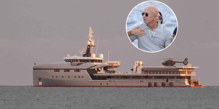 Jeff Bezos y Lauren Sánchez en Mallorca: Cuando dos superyates de 127 y 75 metros de eslora no son suficientes para un millonario
