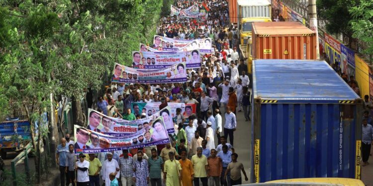 Bangladés purga a su vieja cúpula judicial mientras intenta mitigar el caos