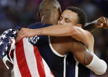 El éxtasis de oro de Curry encumbra a la vieja guardia de Estados Unidos