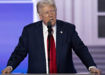 El equipo de Trump denuncia que han hackeado su campaña y culpa a Irán