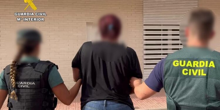 Estafan 80.000 € a una mujer ingresada en una residencia de Alicante y le dejan la cuenta con 63 céntimos