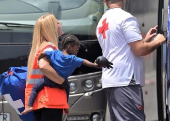 El Gobierno canario critica a Sánchez por no recibir a Clavijo y sí a Illa en Lanzarote