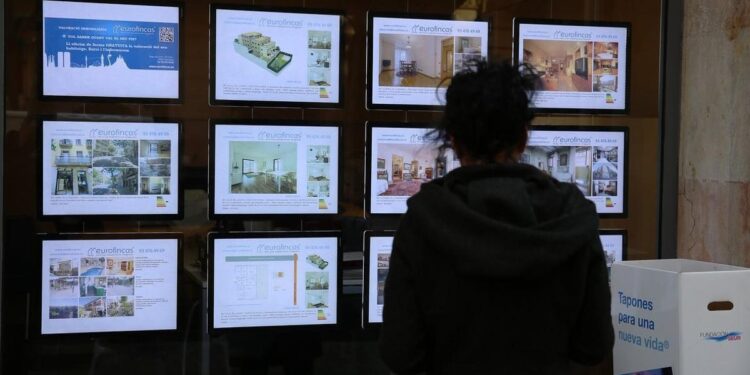 El precio de las viviendas más caras en España sube, mientras que el de las baratas tiende a bajar