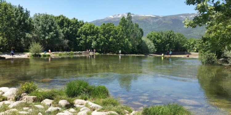 Cuáles son y hasta cuándo abren las cuatro piscinas naturales de Madrid