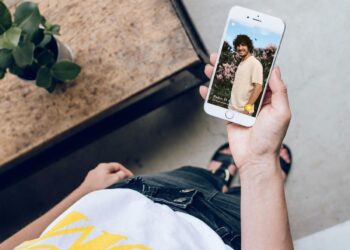 Fotos, descripción y ortografía: consejos para triunfar en tu perfil de Tinder, Bumble (o cualquier otra app)
