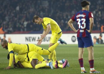 El Barça pierde los papeles y también se hunde en la Liga