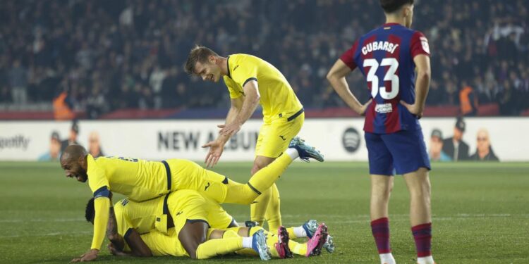 El Barça pierde los papeles y también se hunde en la Liga