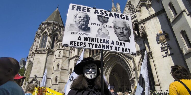 Julian Assange evita la extradición a EEUU y podrá apelar su caso en el Reino Unido