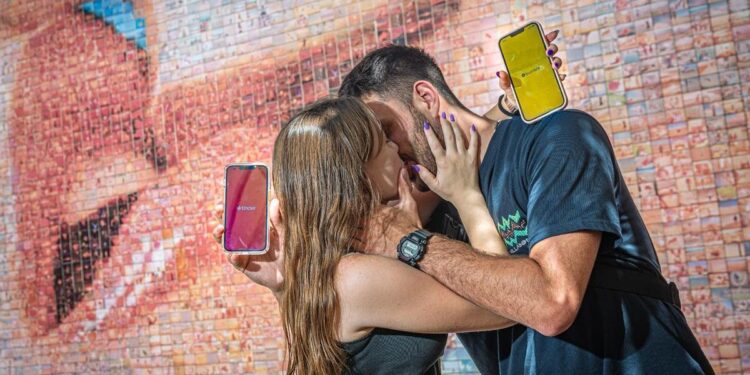 ¿Estás ligando con un bot o con una persona?: ChatGPT irrumpe en las apps de citas