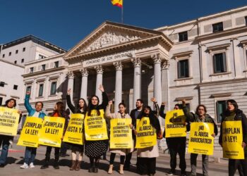 Sanitarios migrantes claman por el atasco en las homologaciones: ‘Solo queremos trabajar y no nos dejan’