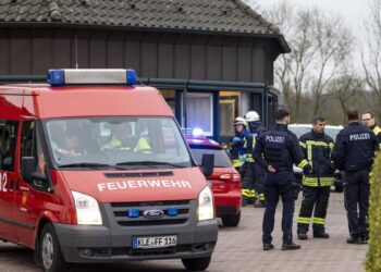 Al menos dos muertos y tres personas atrapadas tras desplomarse un hotel en Alemania