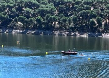 Los buzos de la Guardia Civil se retiran de la búsqueda de un hombre en el Pantano de San Juan (Madrid)