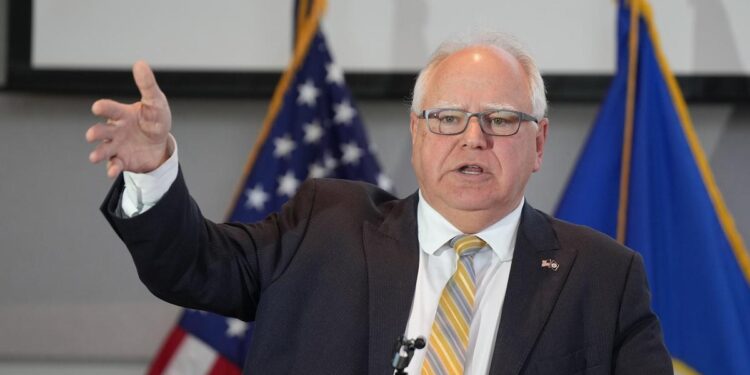 Un hombre común de la ‘América’ olvidada: ¿Quién es el candidato de Kamala Harris a la vicepresidencia?