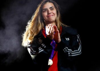 La aplaudida reacción de Misa cuando un grupo de jóvenes le grita ‘un piquito’