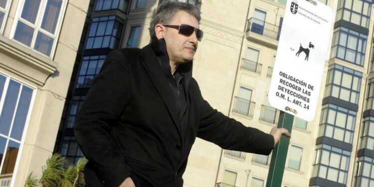 Miguel Costas, músico fundador de Siniestro Total: ‘Los conciertos sin músicos pueden ser el fin de la música en directo’