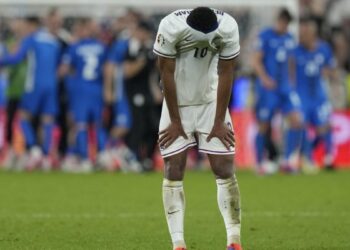 La UEFA sanciona a Bellingham por su gesto obsceno, pero jugará ante Suiza