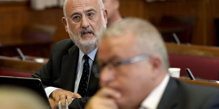 Junts tilda a Llarena de ‘Tejero sin bigote’ y al Gobierno de ‘cobarde’ por no forzar la aplicación de la amnistía