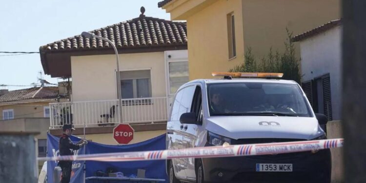 Los investigadores sospechan que el asesino de Bellcaire no remató a la madre para que sufriera el duelo por su hijo