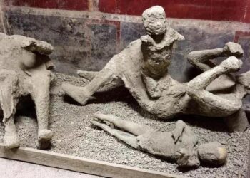 Viaje a la Pompeya desaparecida en 10 objetos, del brazalete de una esclava a un casco de gladiador