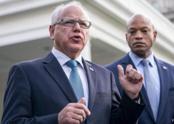 Harris elige a Tim Walz, un gobernador de la América rural, como su candidato a la vicepresidencia