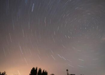 ¿Dónde ver las Perseidas este año? Te proponemos los mejores destinos para acampar y disfrutar de la lluvia de estrellas