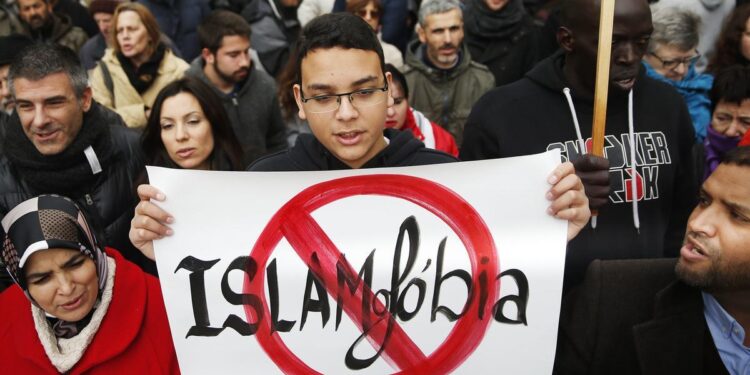 La Policía comienza a contabilizar los delitos de islamofobia y los publicará junto a los de antisemitismo