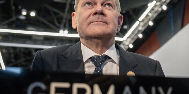 Scholz tantea un liderazgo europeo en Defensa, sea como aliado de Harris o con Trump