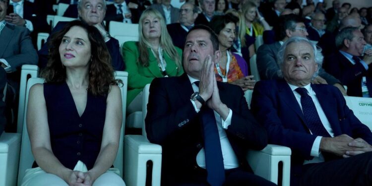 Jornada laboral: Ayuso vs. Feijóo