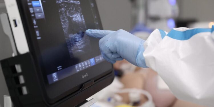 Los enfermeros extremeños, los que mejor salario cobran de todo el país