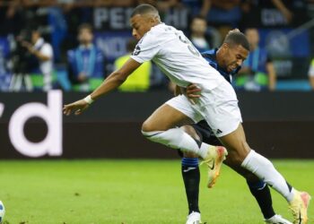 El Real Madrid regala a Mbappé el debut soñado en la Supercopa tras superar el caos táctico