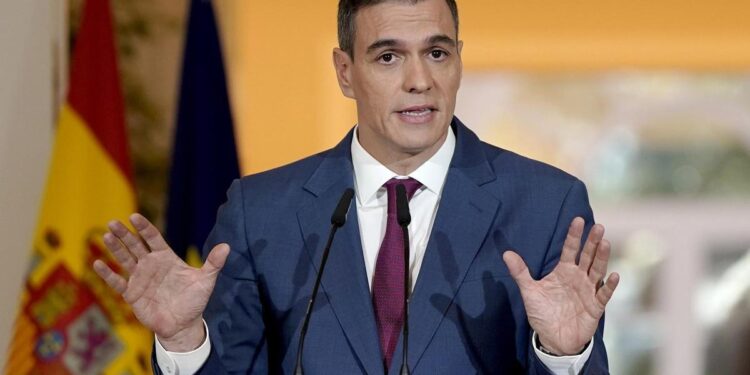 Sánchez alarga el escudo social y presume del crecimiento de la economía española