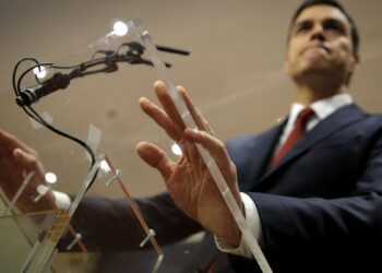 Así gobierna Sánchez: controla la estrategia al milímetro pero deja gestionar a sus ministros