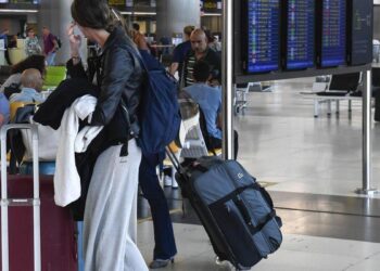 El truco de la bolsa: el tip definitivo para no pagar por tu equipaje en el aeropuerto