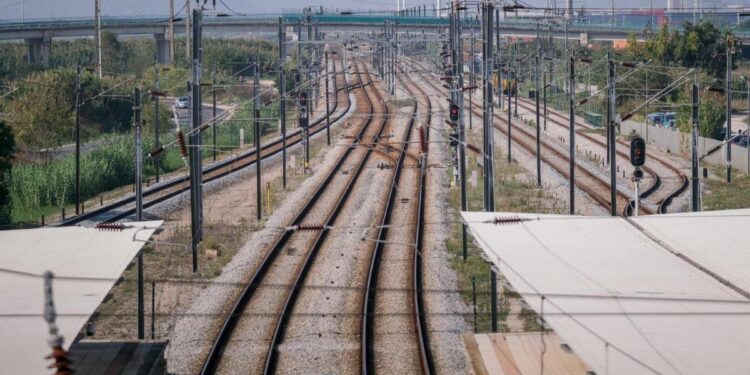 La alta velocidad entre Andalucía y Portugal sigue en el aire: 14 años sin avances
