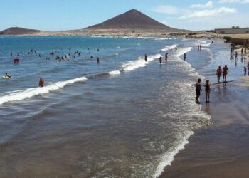 La subida del nivel del mar generará un ‘roto’ millonario en las arcas de Canarias