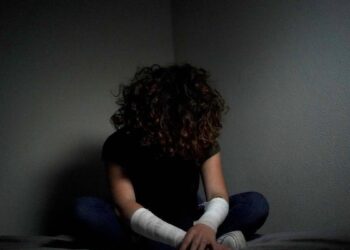 Las autolesiones en jóvenes generan adicción y un 30% pueden acabar en suicidio, el doble que en adultos