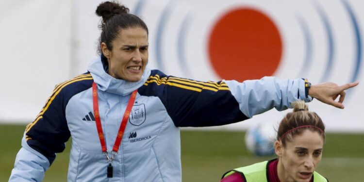 Montse Tomé vuelve a llamar a Vicky López y Alexia Putellas